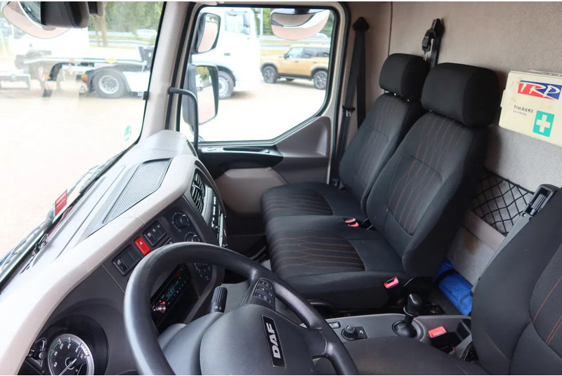 DAF LF 210 Bakwagen+ Dhollandia 1500 kg - Furgonas sunkvežimis: foto 5 DAF LF 210 Bakwagen+ Dhollandia 1500 kg - Furgonas sunkvežimis: foto 5