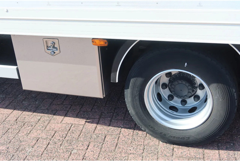 DAF LF 210 FA Bakwagen + Dhollandia 2000 kg klep extra accu set, 3x bindrail + stang. - Furgonas sunkvežimis: foto 5 DAF LF 210 FA Bakwagen + Dhollandia 2000 kg klep extra accu set, 3x bindrail + stang. - Furgonas sunkvežimis: foto 5