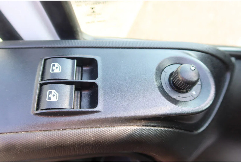 Iveco Daily 35S16 Bakwagen + Laadklep 750kg - Furgonas su krovinių dėže: foto 5 Iveco Daily 35S16 Bakwagen + Laadklep 750kg - Furgonas su krovinių dėže: foto 5