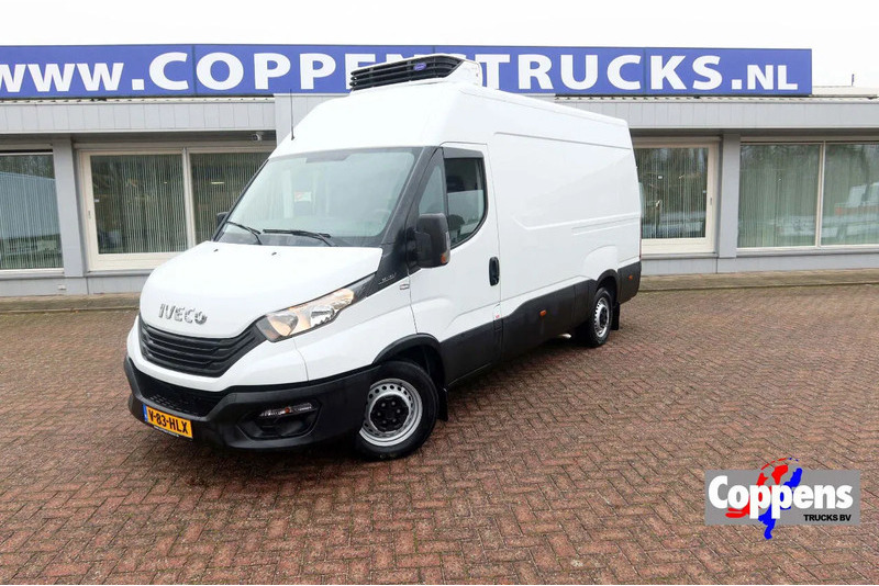 Iveco Daily 35S16 Koelen/vriezen/verwarmen Carrier Xarios 350 + nacht aansluiting 220 volt - Furgonas šaldytuvas: foto 1 Iveco Daily 35S16 Koelen/vriezen/verwarmen Carrier Xarios 350 + nacht aansluiting 220 volt - Furgonas šaldytuvas: foto 1