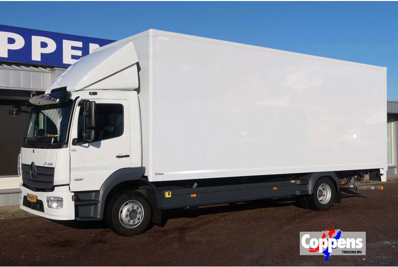 Mercedes-Benz Atego 1321L Bakwagen Laadklep 2000kg / 3 Stoelen!! - Furgonas sunkvežimis: foto 1 Mercedes-Benz Atego 1321L Bakwagen Laadklep 2000kg / 3 Stoelen!! - Furgonas sunkvežimis: foto 1