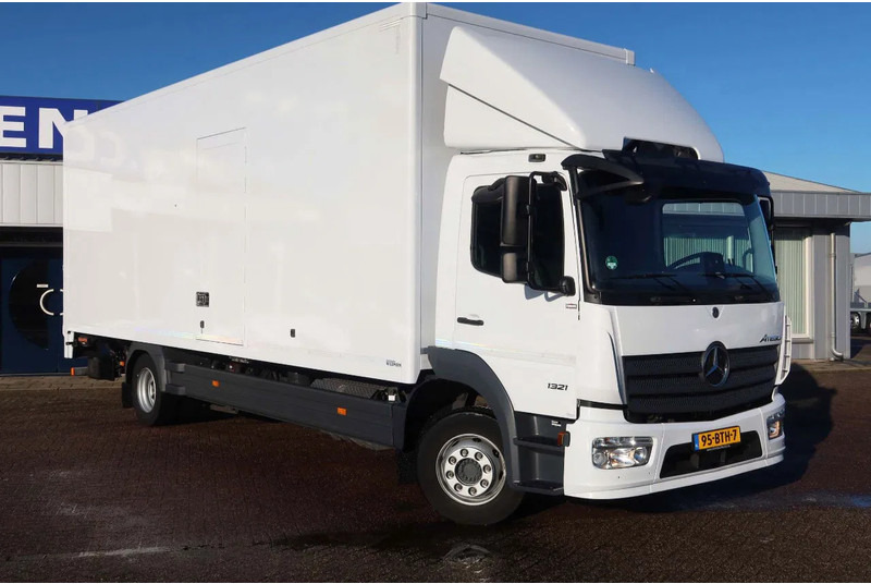 Mercedes-Benz Atego 1321L Bakwagen Laadklep 2000kg / 3 Stoelen!! - Furgonas sunkvežimis: foto 2 Mercedes-Benz Atego 1321L Bakwagen Laadklep 2000kg / 3 Stoelen!! - Furgonas sunkvežimis: foto 2