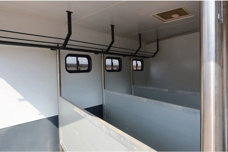 Mercedes-Benz Atego 816 L 3 Paarden/4 Ponies Nieuwe APK + nieuwe accu. - Sunkvežimis žirgams vežti: foto 3 Mercedes-Benz Atego 816 L 3 Paarden/4 Ponies Nieuwe APK + nieuwe accu. - Sunkvežimis žirgams vežti: foto 3