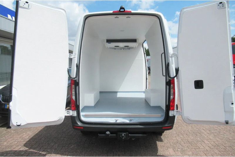 Mercedes-Benz Sprinter 316 CDI Koelen/Vriezen/ Verwarmen Carrier Xarios 350 + 220 volt nacht aansluiting - Furgonas šaldytuvas: foto 3 Mercedes-Benz Sprinter 316 CDI Koelen/Vriezen/ Verwarmen Carrier Xarios 350 + 220 volt nacht aansluiting - Furgonas šaldytuvas: foto 3