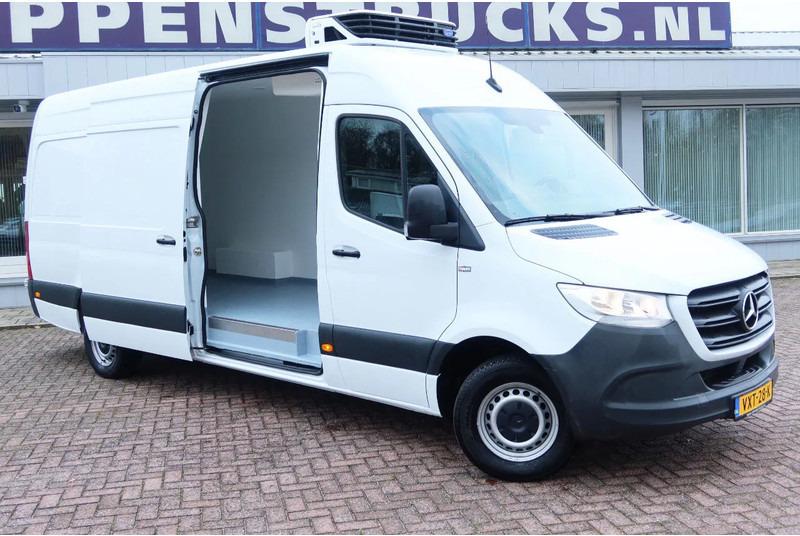 Mercedes-Benz Sprinter 317 Koel/Vries/verwarmen Carrier Xarios 350 + 220 volt nacht aansluiting - Furgonas šaldytuvas: foto 2 Mercedes-Benz Sprinter 317 Koel/Vries/verwarmen Carrier Xarios 350 + 220 volt nacht aansluiting - Furgonas šaldytuvas: foto 2