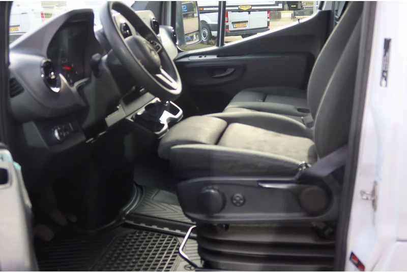 Mercedes-Benz Sprinter 519 CDI B.E. Koel Combi + Laadklep 1000kg Met Stekker 220 Volt - Furgonas šaldytuvas: foto 5 Mercedes-Benz Sprinter 519 CDI B.E. Koel Combi + Laadklep 1000kg Met Stekker 220 Volt - Furgonas šaldytuvas: foto 5