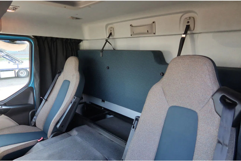 Volvo FE 250 Bakwagen + Dhollandia klep 2500 KG. 49.000 KM!! - Furgonas sunkvežimis: foto 5 Volvo FE 250 Bakwagen + Dhollandia klep 2500 KG. 49.000 KM!! - Furgonas sunkvežimis: foto 5