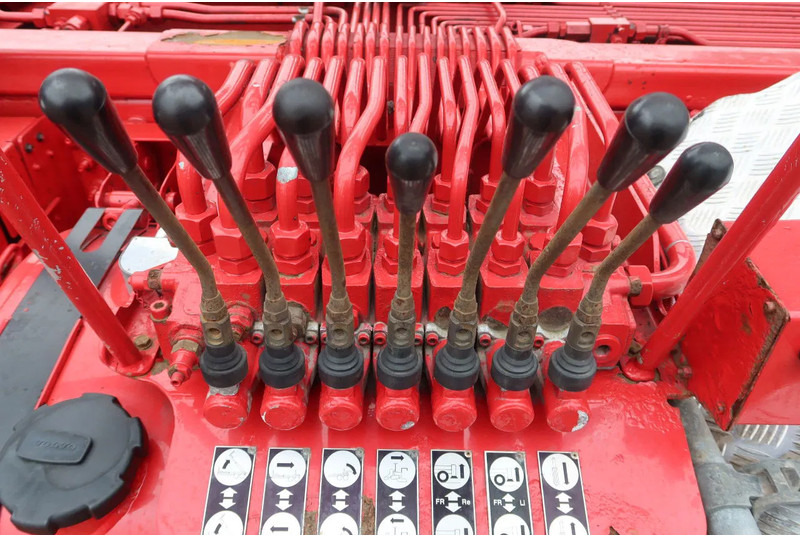 Volvo FH 460 Hooklift 8x2 Haakarm. 3x Steering axle - Sunkvežimis - kabelių sistema: foto 4 Volvo FH 460 Hooklift 8x2 Haakarm. 3x Steering axle - Sunkvežimis - kabelių sistema: foto 4