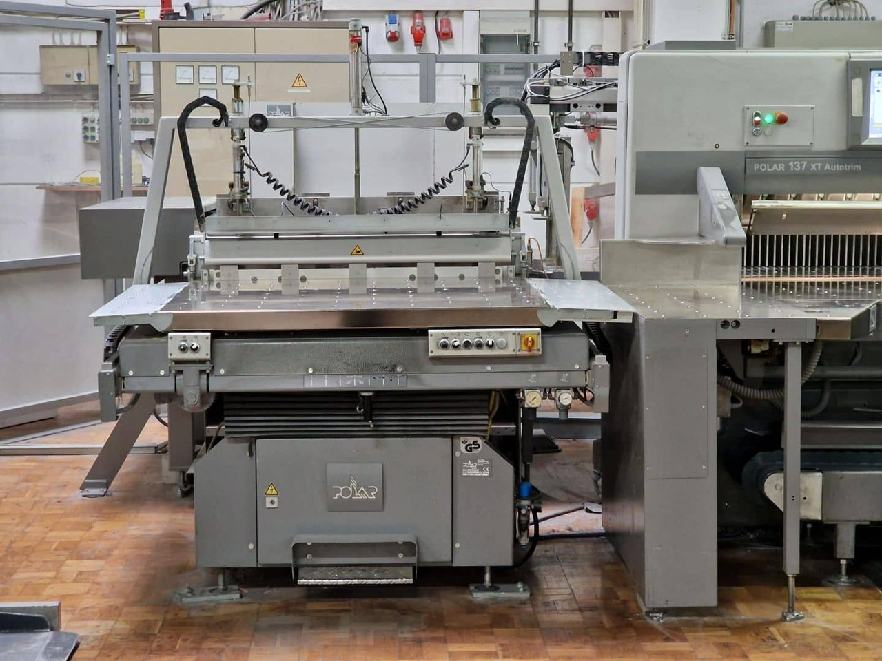 Polar 137XT-AT - Popieriaus pjaustymo mašina: foto 3 Polar 137XT-AT - Popieriaus pjaustymo mašina: foto 3