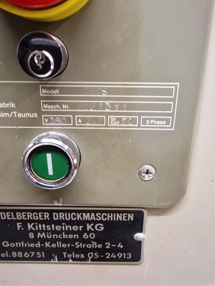 Polar 72 CS - Popieriaus pjaustymo mašina: foto 3 Polar 72 CS - Popieriaus pjaustymo mašina: foto 3