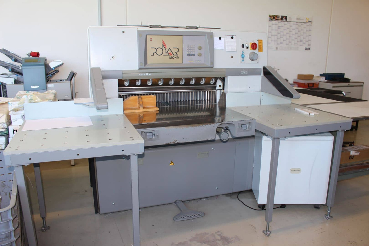 Polar 92 XT - Popieriaus pjaustymo mašina: foto 1 Polar 92 XT - Popieriaus pjaustymo mašina: foto 1