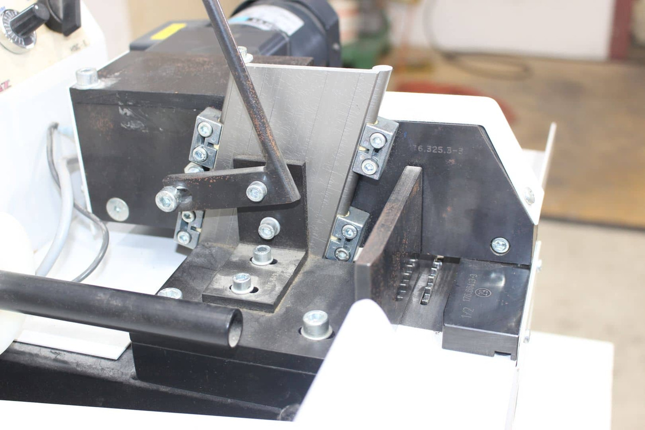 RENZ HSC-E - Popieriaus pjaustymo mašina: foto 4 RENZ HSC-E - Popieriaus pjaustymo mašina: foto 4