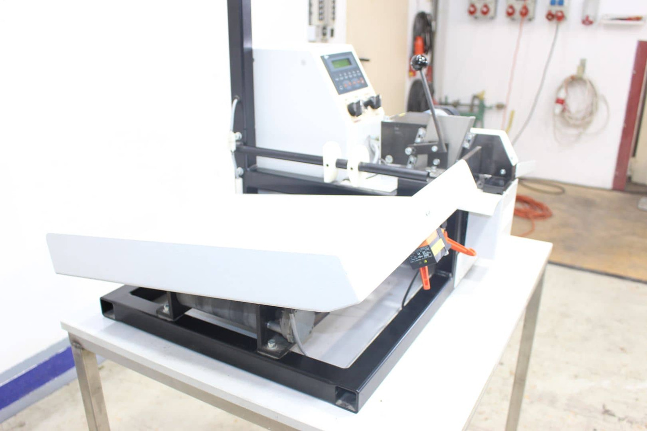 RENZ HSC-E - Popieriaus pjaustymo mašina: foto 3 RENZ HSC-E - Popieriaus pjaustymo mašina: foto 3