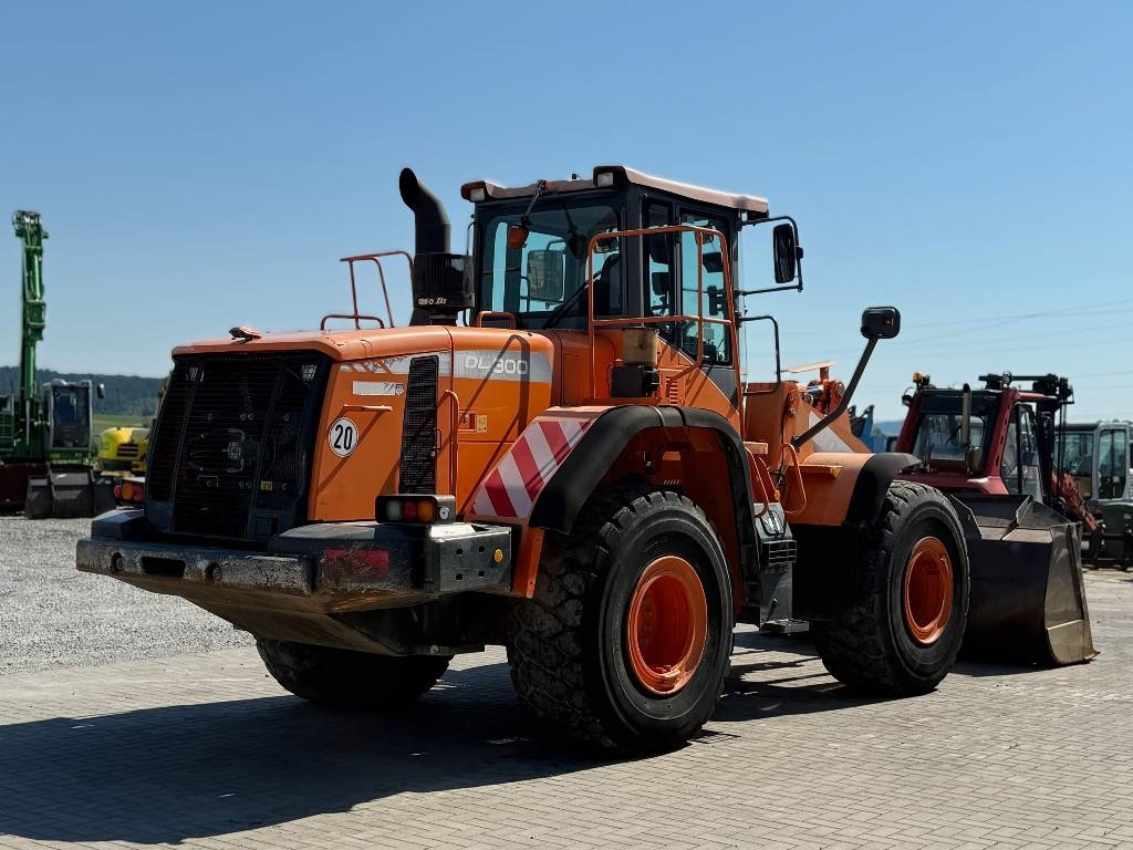 Doosan DL 300-3 - Ratinis krautuvas: foto 5 Doosan DL 300-3 - Ratinis krautuvas: foto 5