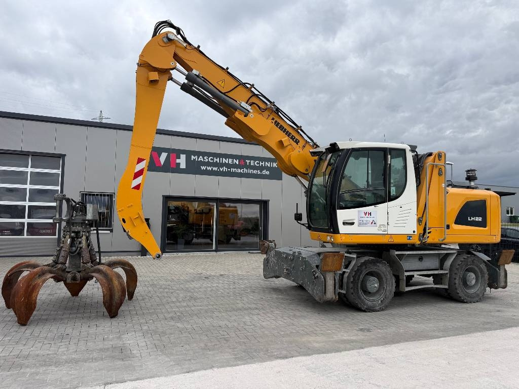 Liebherr LH 22  - Ekskavatorius su ilga strėle: foto 1 Liebherr LH 22  - Ekskavatorius su ilga strėle: foto 1