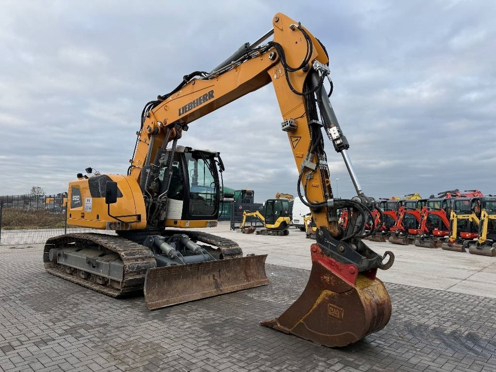 Vikšrinis ekskavatorius Liebherr R 920: foto 7