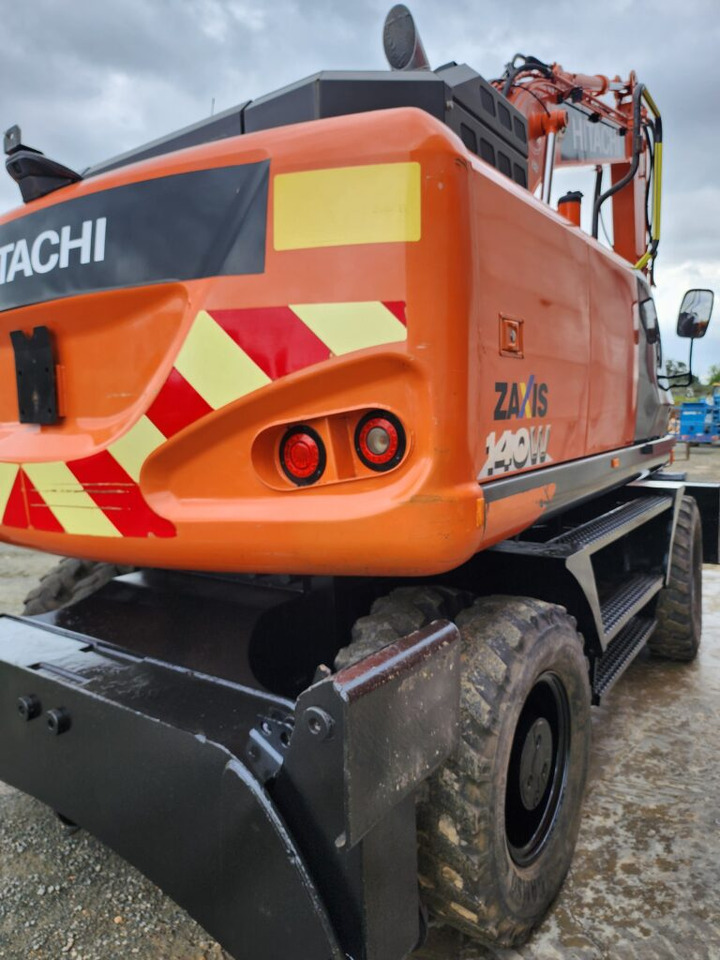 HITACHI ZX140W-6 - Ratinis ekskavatorius: foto 3 HITACHI ZX140W-6 - Ratinis ekskavatorius: foto 3