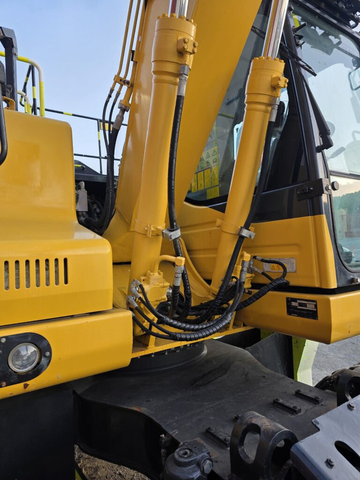KOMATSU PW148-11 - Ratinis ekskavatorius: foto 4 KOMATSU PW148-11 - Ratinis ekskavatorius: foto 4