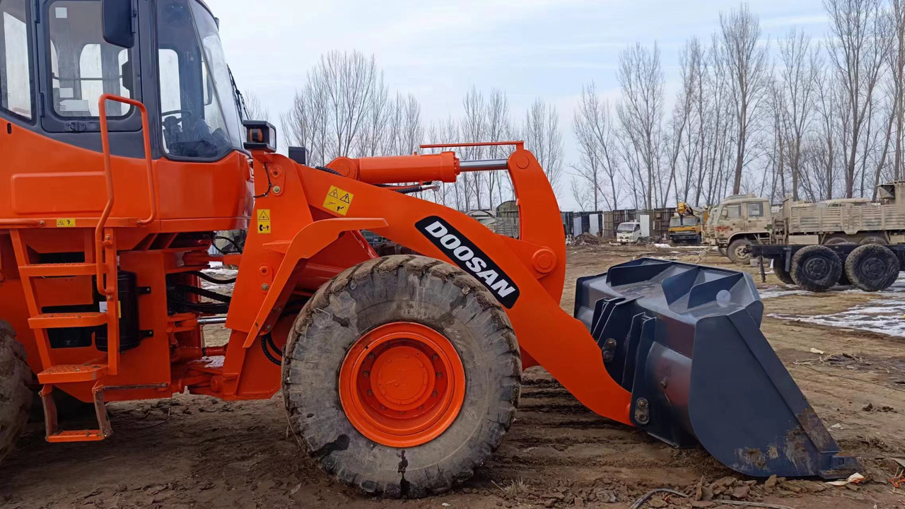 DOOSAN DL503 WHEEL LOADER - Ratinis krautuvas: foto 3 DOOSAN DL503 WHEEL LOADER - Ratinis krautuvas: foto 3