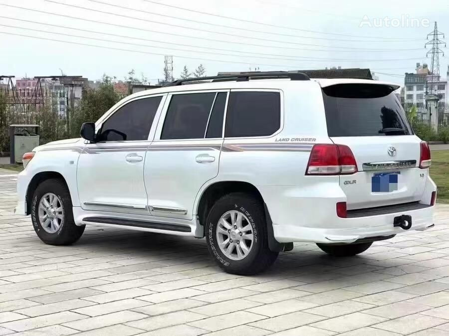 Toyota Land Cruiser - Visureigis: foto 2 Toyota Land Cruiser - Visureigis: foto 2