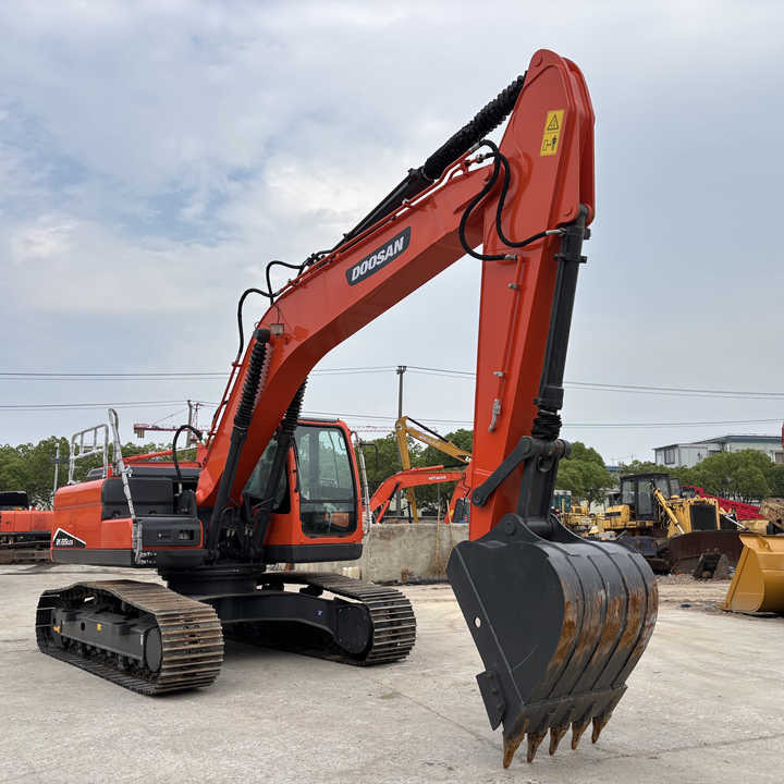 22 Tons Excavator Original Doosan Dx225LCA Crawler Digger Secondhand Used Good Condition Doosan Hydraulic Excavator on Sale - Vikšrinis ekskavatorius: foto 1 22 Tons Excavator Original Doosan Dx225LCA Crawler Digger Secondhand Used Good Condition Doosan Hydraulic Excavator on Sale - Vikšrinis ekskavatorius: foto 1