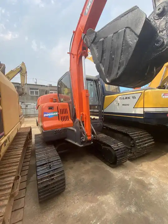 90% new Korea Doosan 6ton dx60 dx55 dx75 excavator - Vikšrinis ekskavatorius: foto 5 90% new Korea Doosan 6ton dx60 dx55 dx75 excavator - Vikšrinis ekskavatorius: foto 5