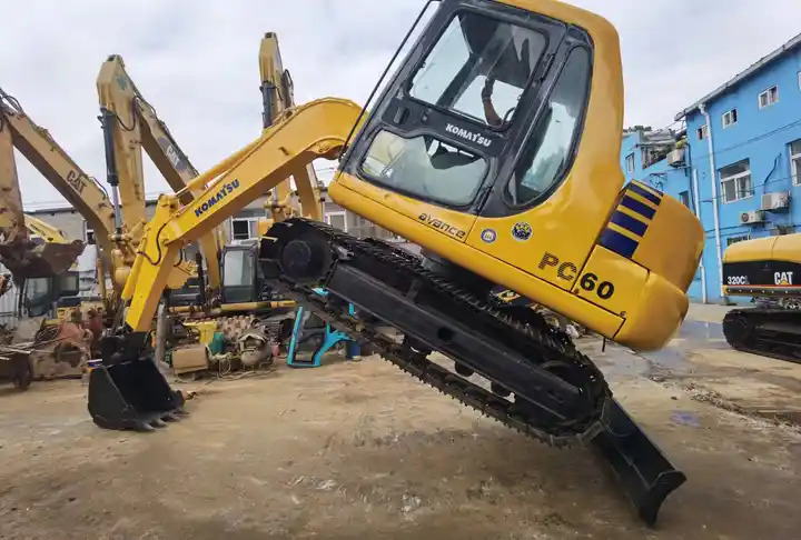 Best-selling Original Japan Small-scale Used Digger Excellent Condition Second Hand Komatsu Pc60-7 Crawler Excavator - Vikšrinis ekskavatorius: foto 4 Best-selling Original Japan Small-scale Used Digger Excellent Condition Second Hand Komatsu Pc60-7 Crawler Excavator - Vikšrinis ekskavatorius: foto 4