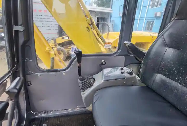 Best-selling Original Japan Small-scale Used Digger Excellent Condition Second Hand Komatsu Pc60-7 Crawler Excavator - Vikšrinis ekskavatorius: foto 3 Best-selling Original Japan Small-scale Used Digger Excellent Condition Second Hand Komatsu Pc60-7 Crawler Excavator - Vikšrinis ekskavatorius: foto 3