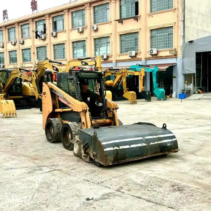 Construction Mini Equipment Case 420 Skid Steer Loader for Sale - Mini krautuvas: foto 1 Construction Mini Equipment Case 420 Skid Steer Loader for Sale - Mini krautuvas: foto 1