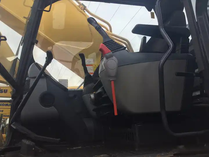 Construction machinery 45 Tons Used Komatsu excavator pc450-8 crawler excavator original Japan Komatsu 450-8 for sale - Ekskavatorius: foto 2 Construction machinery 45 Tons Used Komatsu excavator pc450-8 crawler excavator original Japan Komatsu 450-8 for sale - Ekskavatorius: foto 2