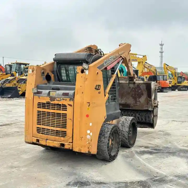 Factory Price case 420 Mini Skid Steer Loader Free After Sale 420 430 440 Mini Skid Steer Loader with Brand Engine - Mini krautuvas: foto 1 Factory Price case 420 Mini Skid Steer Loader Free After Sale 420 430 440 Mini Skid Steer Loader with Brand Engine - Mini krautuvas: foto 1