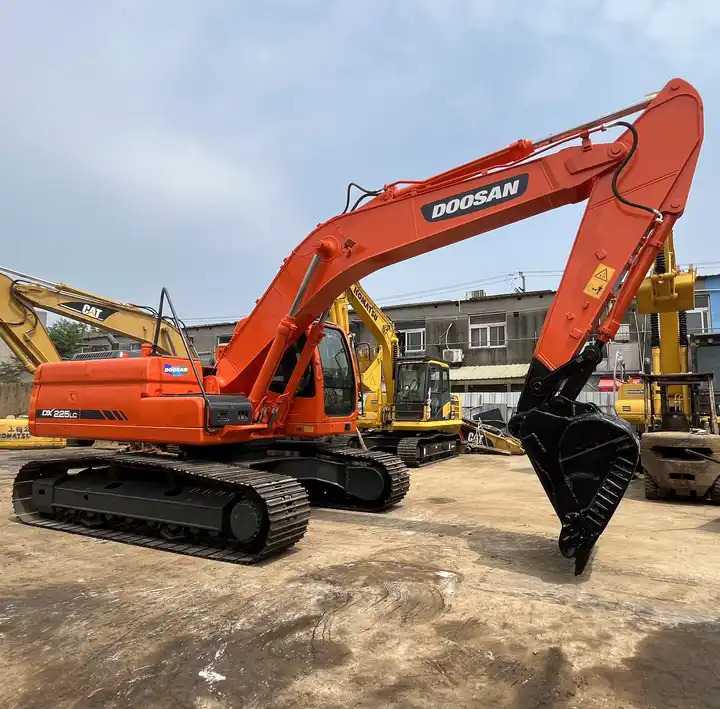 High Quality Original Korea Nice Performance Used Excavator Doosan Dx225lc,Dx225 Model For Sale 22.5ton Best Price In Shanghai - Vikšrinis ekskavatorius: foto 3 High Quality Original Korea Nice Performance Used Excavator Doosan Dx225lc,Dx225 Model For Sale 22.5ton Best Price In Shanghai - Vikšrinis ekskavatorius: foto 3