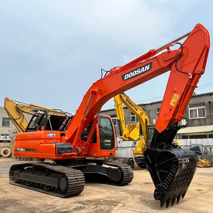 High Quality Original Korea Nice Performance Used Excavator Doosan Dx225lc,Dx225 Model For Sale 22.5ton Best Price In Shanghai - Vikšrinis ekskavatorius: foto 2 High Quality Original Korea Nice Performance Used Excavator Doosan Dx225lc,Dx225 Model For Sale 22.5ton Best Price In Shanghai - Vikšrinis ekskavatorius: foto 2