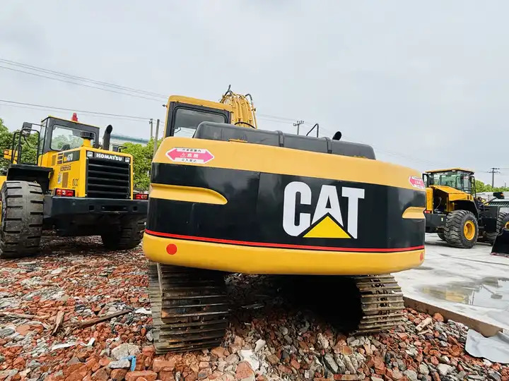 High Quality Used Excavator Cat 320bl In Good Condition On Sale in Shanghai - Vikšrinis ekskavatorius: foto 3 High Quality Used Excavator Cat 320bl In Good Condition On Sale in Shanghai - Vikšrinis ekskavatorius: foto 3