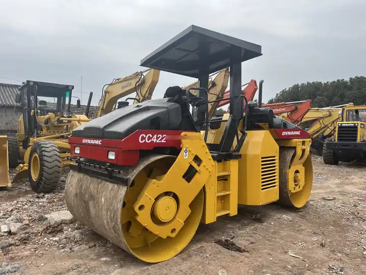 High Quality Used Industrial Compactor Machine Dynapac Cc 422 Hydraulic Vibrating Road Roller For Sale With High Quality - Asfalto volus: foto 4 High Quality Used Industrial Compactor Machine Dynapac Cc 422 Hydraulic Vibrating Road Roller For Sale With High Quality - Asfalto volus: foto 4
