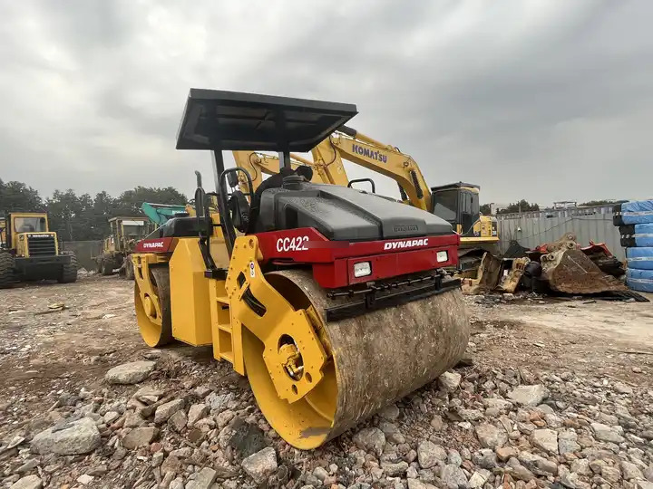 High Quality Used Industrial Compactor Machine Dynapac Cc 422 Hydraulic Vibrating Road Roller For Sale With High Quality - Asfalto volus: foto 3 High Quality Used Industrial Compactor Machine Dynapac Cc 422 Hydraulic Vibrating Road Roller For Sale With High Quality - Asfalto volus: foto 3
