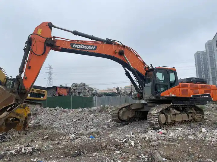 High-quality Original Used Korea Crawler 50 Ton Doosan Dx520 Excavator Used Excavator Digger In Shanghai - Vikšrinis ekskavatorius: foto 3 High-quality Original Used Korea Crawler 50 Ton Doosan Dx520 Excavator Used Excavator Digger In Shanghai - Vikšrinis ekskavatorius: foto 3