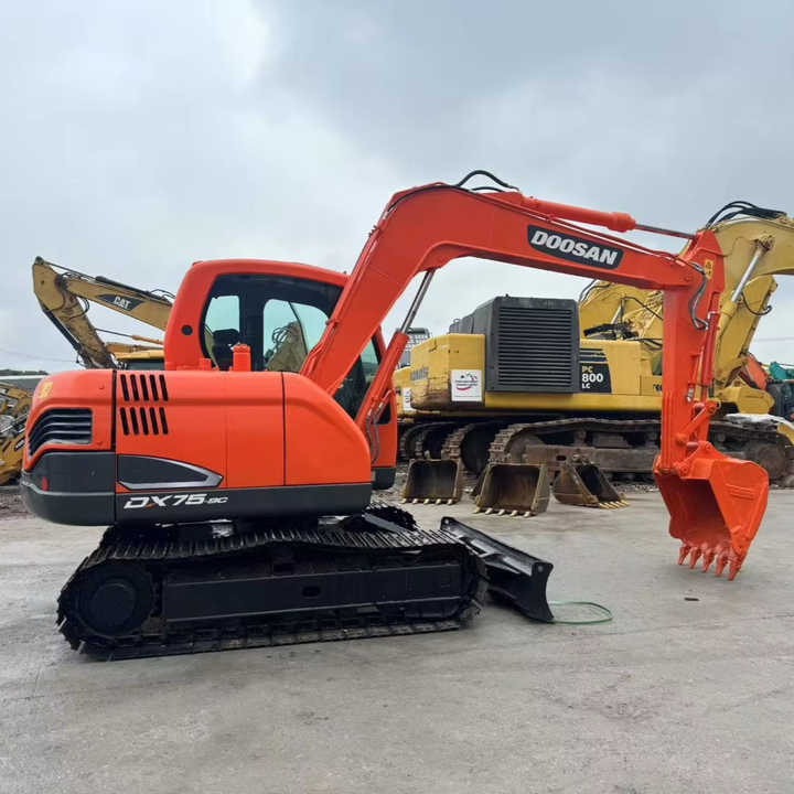 Hot Sale Used Doosan DX75-9C Excavator Doosan 7.5 Ton Crawler Digger Original Equipment - Vikšrinis ekskavatorius: foto 1 Hot Sale Used Doosan DX75-9C Excavator Doosan 7.5 Ton Crawler Digger Original Equipment - Vikšrinis ekskavatorius: foto 1
