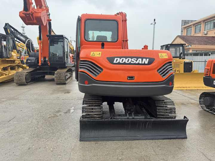 Hot Sale Used Doosan DX75-9C Excavator Doosan 7.5 Ton Crawler Digger Original Equipment - Vikšrinis ekskavatorius: foto 3 Hot Sale Used Doosan DX75-9C Excavator Doosan 7.5 Ton Crawler Digger Original Equipment - Vikšrinis ekskavatorius: foto 3
