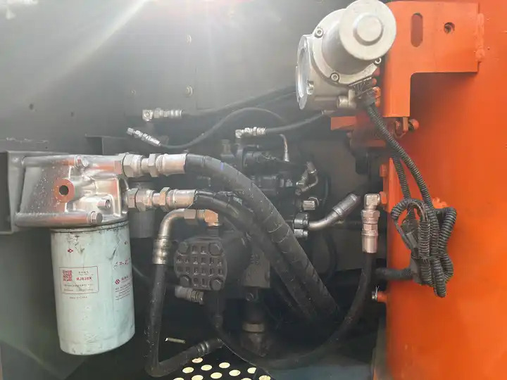 Japan Original 12 ton Used Excavator Hitachi ZX120 in good condition for Sale - Vikšrinis ekskavatorius: foto 5 Japan Original 12 ton Used Excavator Hitachi ZX120 in good condition for Sale - Vikšrinis ekskavatorius: foto 5