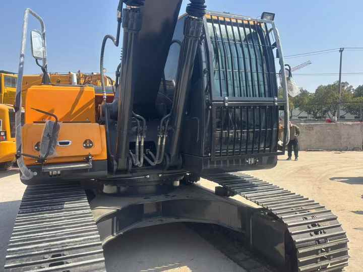 Korea 22 Ton Hyundai 220 Excavator R220LC-9s Used Hyundai Excavator 220 Used Hyundai 220-9 225LC Machine for Construction - Ekskavatorius: foto 4 Korea 22 Ton Hyundai 220 Excavator R220LC-9s Used Hyundai Excavator 220 Used Hyundai 220-9 225LC Machine for Construction - Ekskavatorius: foto 4