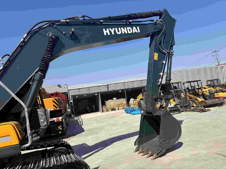 Original Used Korea 22ton Hyundai 220lc-9s 225lc-9t Excavator for Sale in Good Condition and Low Working Time - Ekskavatorius: foto 2 Original Used Korea 22ton Hyundai 220lc-9s 225lc-9t Excavator for Sale in Good Condition and Low Working Time - Ekskavatorius: foto 2