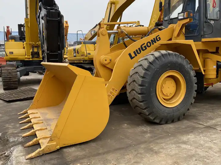 Second hand LiuGong wheel loader LG856 ,good condition chinese loader 856 wheel loader ,Liu gong Wheel Loader 856 Earth-moving - Ratinis krautuvas: foto 5 Second hand LiuGong wheel loader LG856 ,good condition chinese loader 856 wheel loader ,Liu gong Wheel Loader 856 Earth-moving - Ratinis krautuvas: foto 5