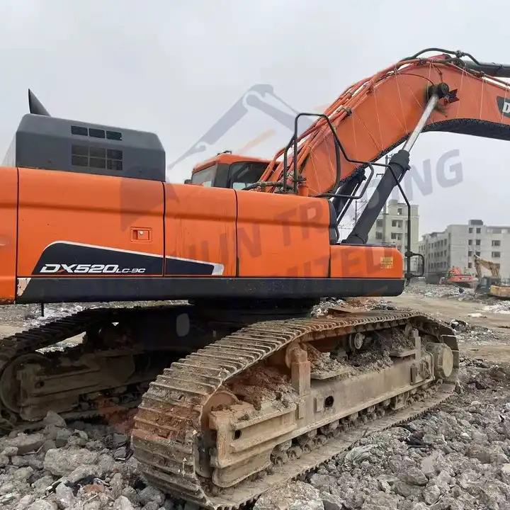 USED KOREA BRAND DOOSAN EXCAVATOR DX520LC DX520LC-9 C HYDRAULIC BIG DIGGER GOOD CONDITION FOR SALE - Ekskavatorius: foto 1 USED KOREA BRAND DOOSAN EXCAVATOR DX520LC DX520LC-9 C HYDRAULIC BIG DIGGER GOOD CONDITION FOR SALE - Ekskavatorius: foto 1