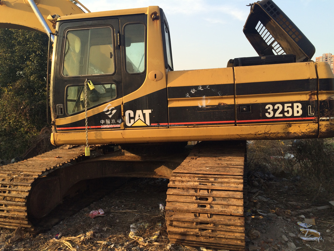 Used Caterpillar excavator CAT 325BL in good condition for sale - Vikšrinis ekskavatorius: foto 2 Used Caterpillar excavator CAT 325BL in good condition for sale - Vikšrinis ekskavatorius: foto 2