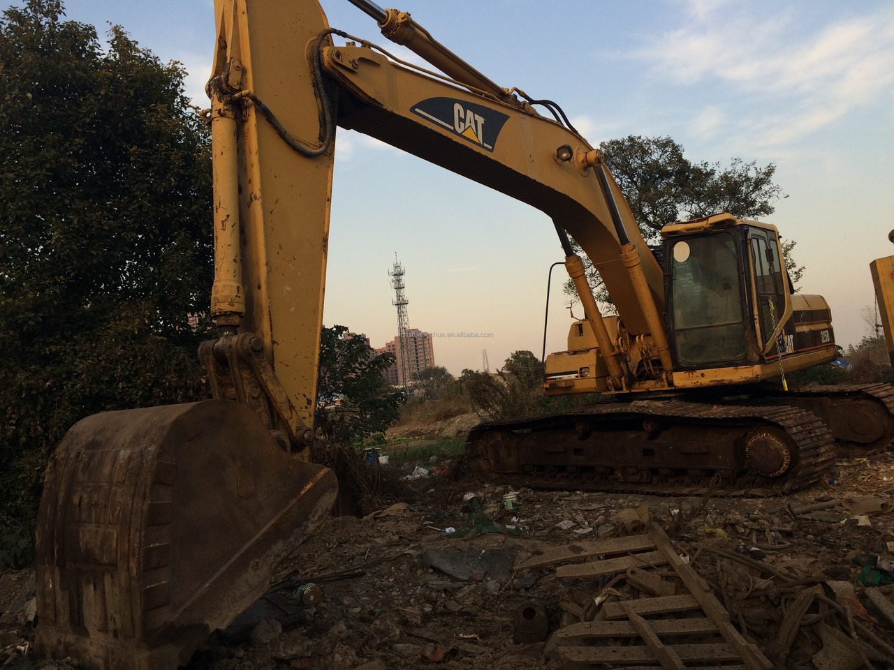 Used Caterpillar excavator CAT 325BL in good condition for sale - Vikšrinis ekskavatorius: foto 3 Used Caterpillar excavator CAT 325BL in good condition for sale - Vikšrinis ekskavatorius: foto 3