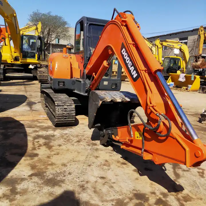 Used Doosan dh60-7 Excavator 100% Korea Used Mini Hydraulic Excavator Low Working Hours Low Price for sale - Vikšrinis ekskavatorius: foto 1 Used Doosan dh60-7 Excavator 100% Korea Used Mini Hydraulic Excavator Low Working Hours Low Price for sale - Vikšrinis ekskavatorius: foto 1