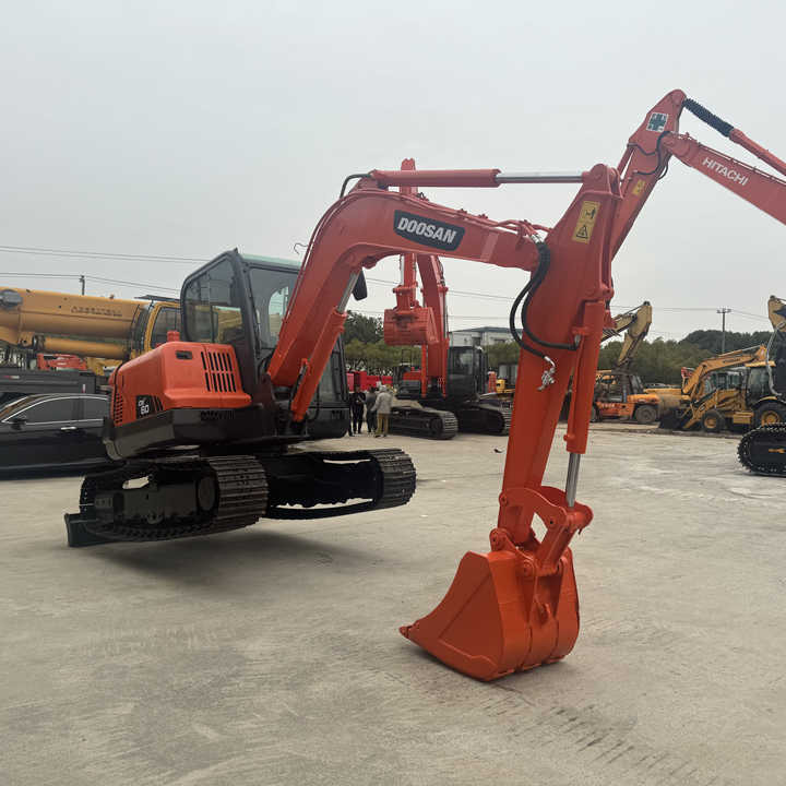 Used Excavator Doosan Dx60 Excavators Earth-moving Machinery Doosan Dx60 Dx80 Dx75 Dx225 Dh55 Dx60-9c for Sale - Vikšrinis ekskavatorius: foto 1 Used Excavator Doosan Dx60 Excavators Earth-moving Machinery Doosan Dx60 Dx80 Dx75 Dx225 Dh55 Dx60-9c for Sale - Vikšrinis ekskavatorius: foto 1
