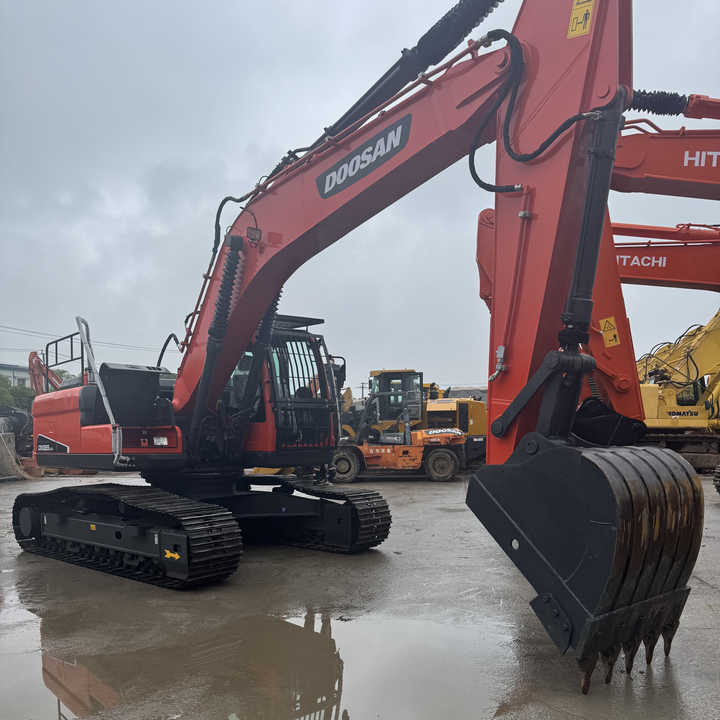 Used Original KoreaN Doosan DX225lca Excavator Doosan Excavators Engineering Machinery Doosan 22ton USED Excavadoras - Vikšrinis ekskavatorius: foto 1 Used Original KoreaN Doosan DX225lca Excavator Doosan Excavators Engineering Machinery Doosan 22ton USED Excavadoras - Vikšrinis ekskavatorius: foto 1