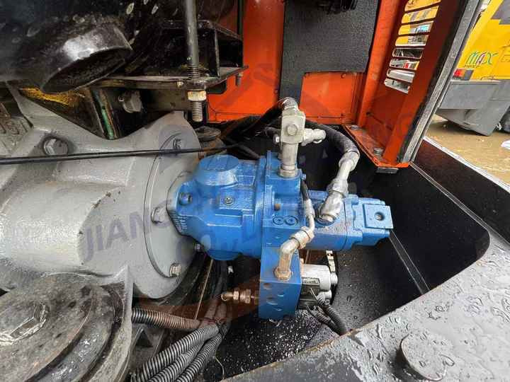 Used excavator doosan dh55 excavators earth-moving machinery doosan dx60 dx80 dx75 dx225 dh60 dh60-7for sale - Vikšrinis ekskavatorius: foto 3 Used excavator doosan dh55 excavators earth-moving machinery doosan dx60 dx80 dx75 dx225 dh60 dh60-7for sale - Vikšrinis ekskavatorius: foto 3